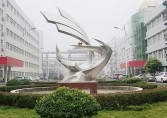 不锈钢雕塑优势居多